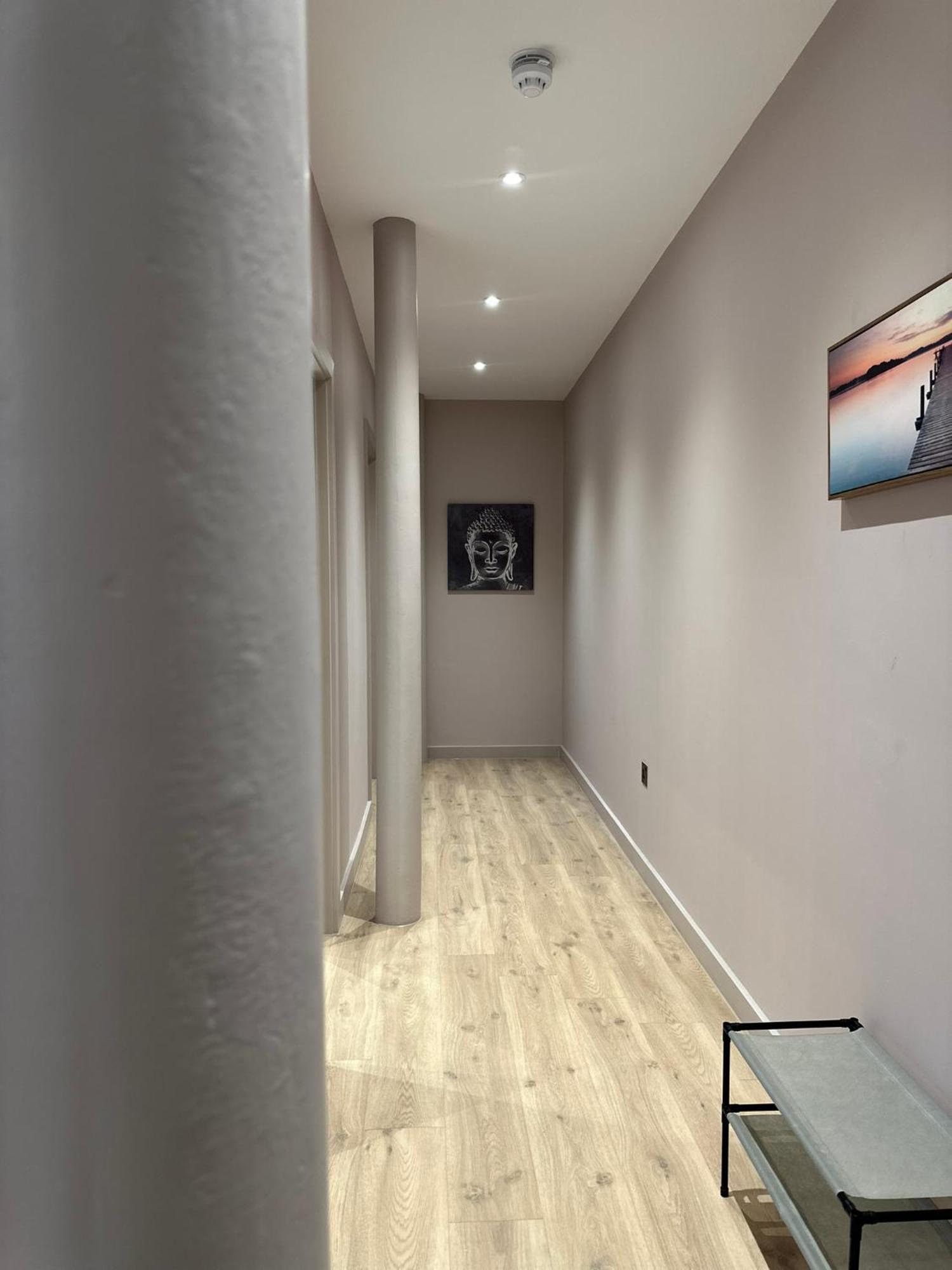 Stunning 2br In Chinatown Apartment *