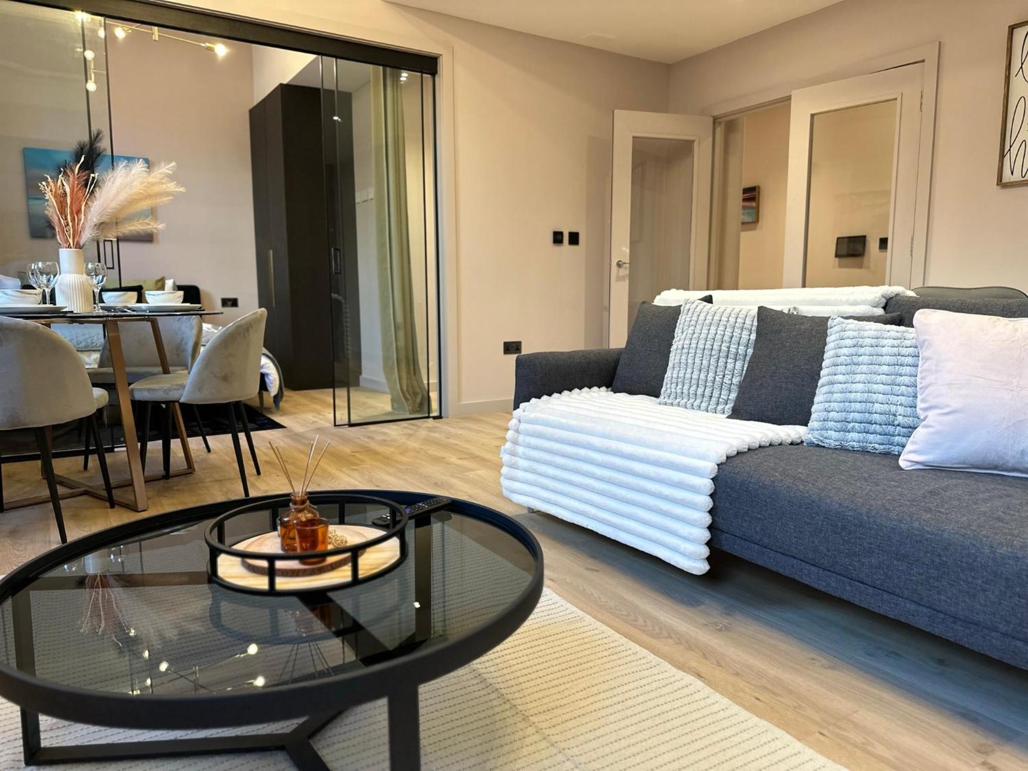 Stunning 2br In Chinatown *